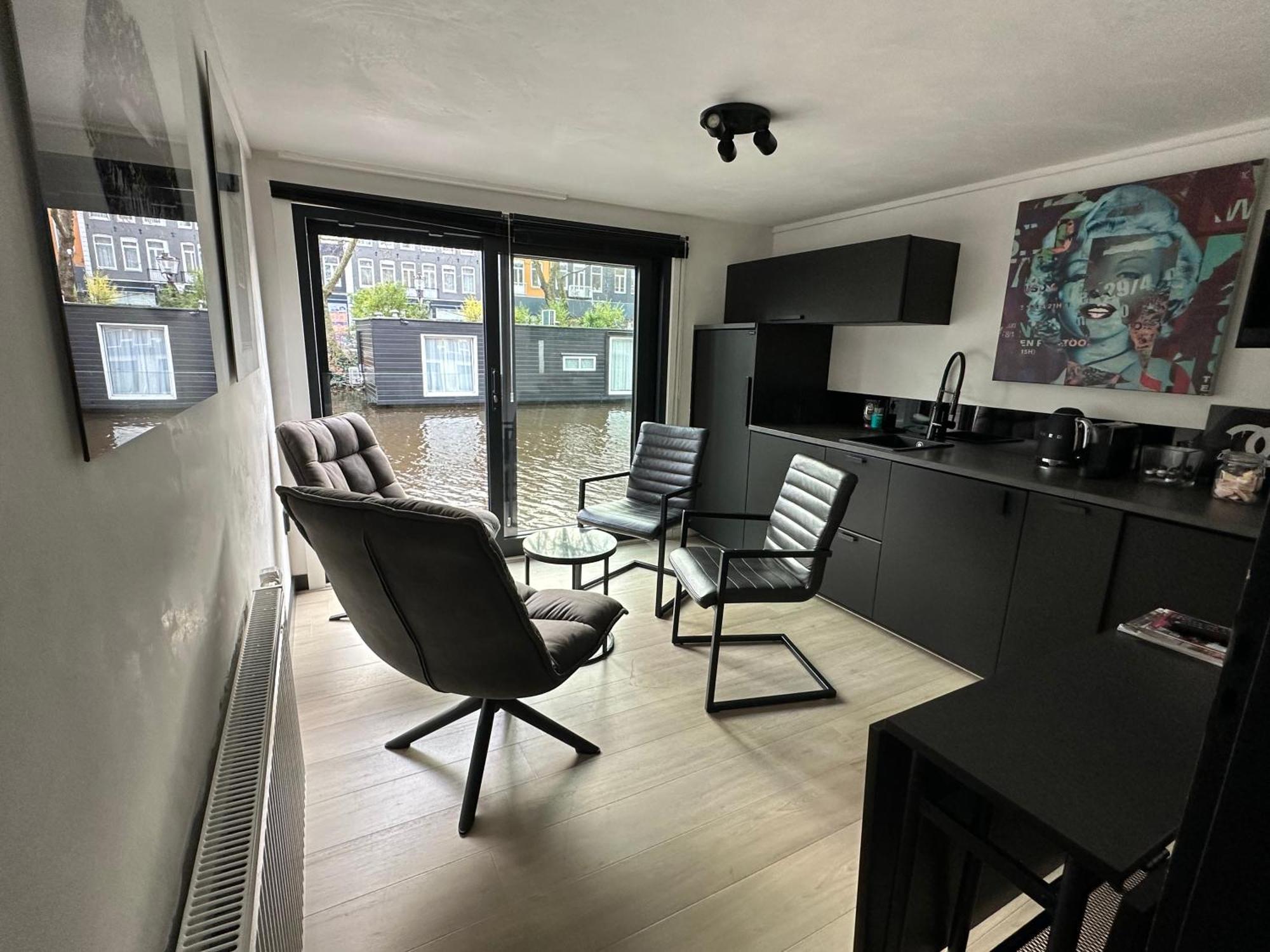 Bed & Breakfast Amsterdam-houseboat-amstel